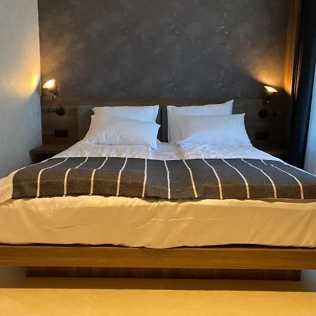 Woodside 431, - One Separate Bedroom 35m2- Free Parking & Apartmán *